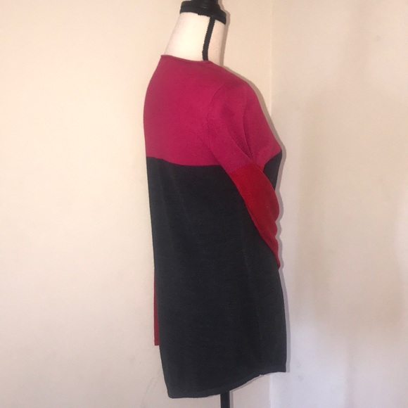 Color block V-Neck Sweater. Asymmetrical Hem. Sz S - Picture 4 of 4